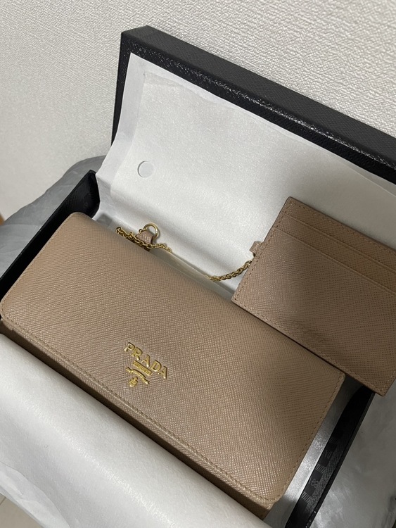 1MH132 SAFFIANO METAL CAMMEO（ブランド財布・小物）の商品画像 - 査定依頼日：2026年1月19日 - 最高査定価格：15,000円