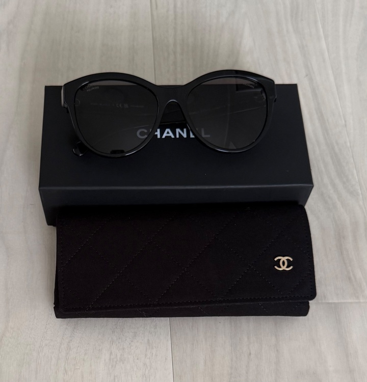 CHANEL シャネル サングラス 5458 レディース ボストン型 フルリム セルフレーム メタルロゴ アイウェア（古着・ファッション）の商品画像 - 査定依頼日：2026年8月15日 - 最高査定価格：6,000円