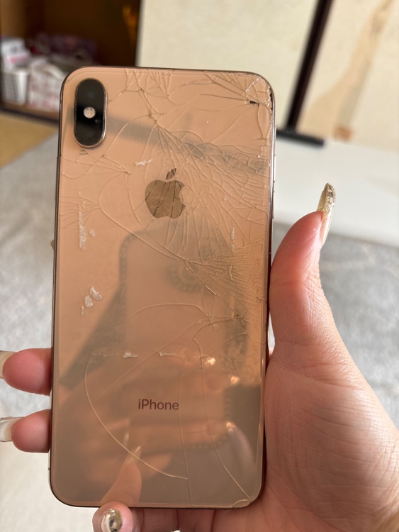 iPhoneX 256GB SIMフリー（スマホ）の商品画像 - 査定依頼日：2026年3月24日 - 最高査定価格：7,000円