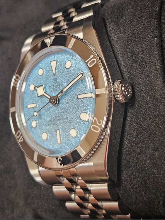 チューダー ブラックベイ 54 “ラグーンブルー”（高級時計）の商品画像 - 査定依頼日：2025年7月5日 - 最高査定価格：700,000円