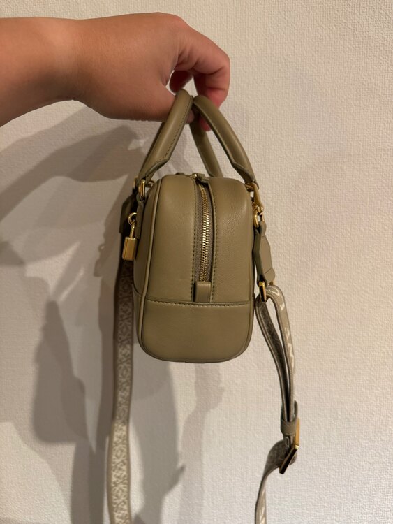 ロエベ　アマソナ16（ブランドバッグ）の商品画像 - 査定依頼日：2025年4月23日 - 最高査定価格：120,000円