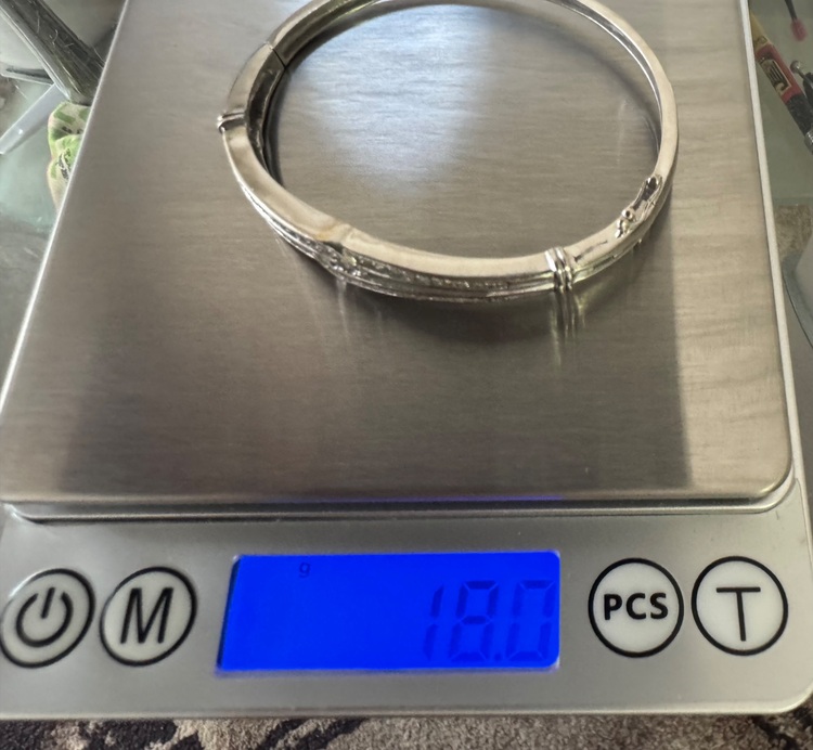 k18 バングル（宝石）の商品画像 - 査定依頼日：2025年10月7日 - 最高査定価格：290,000円