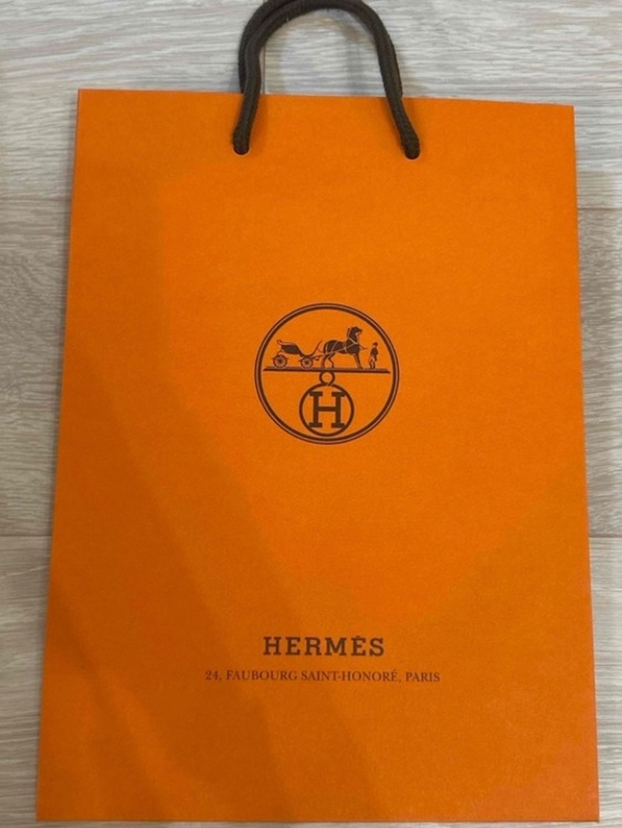 LV DIOR HERMES などのブランド紙袋や箱30枚程（古着・ファッション）の商品画像 - 査定依頼日：2025年11月17日 - 最高査定価格：100,000円