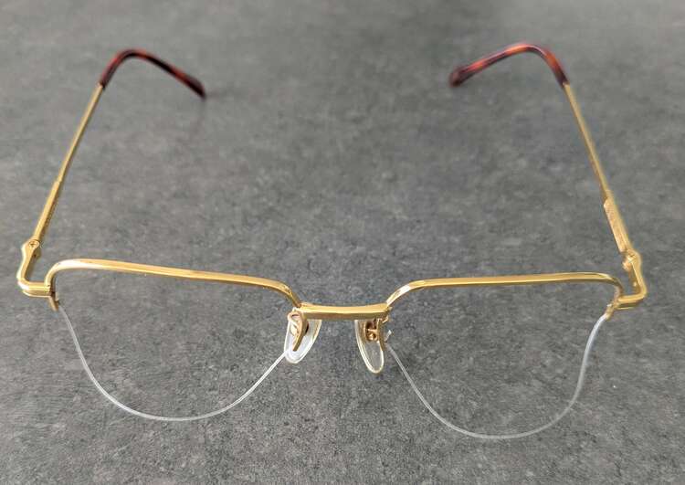 メガネフレーム Burberrys627k k18 （金・貴金属）の商品画像 - 査定依頼日：2025年4月12日 - 最高査定価格：130,000円