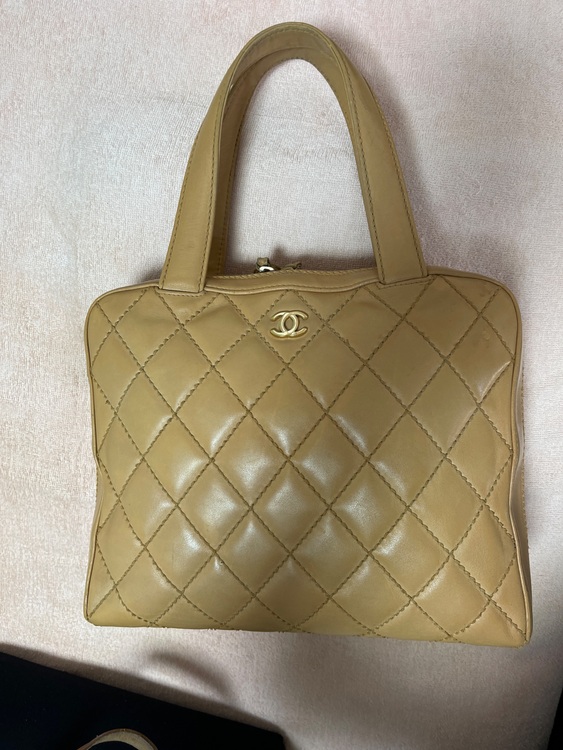 マトラッセハンドバック　ラムスキン　ベージュ（ブランドバッグ）の商品画像 - 査定依頼日：2025年7月29日 - 最高査定価格：130,000円