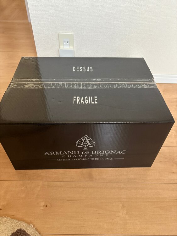 シャンパン アルマン・ド・ブリニャック （お酒）の商品画像 - 査定依頼日：2025年3月26日 - 最高査定価格：170,000円