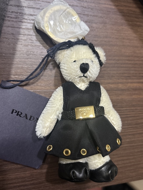 チャーム（ブランド財布・小物）の商品画像 - 査定依頼日：2025年8月27日 - 最高査定価格：10,000円