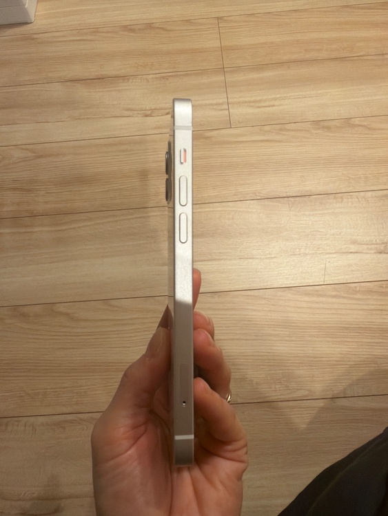 iPhone12 128GB SIMフリー ホワイト（スマホ）の商品画像 - 査定依頼日：2026年10月4日 - 最高査定価格：22,500円