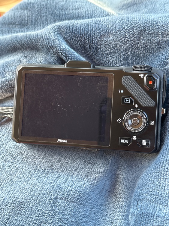 Nikon  COOLPIX S9300（カメラ）の商品画像 - 査定依頼日：2025年10月17日 - 最高査定価格：15,000円