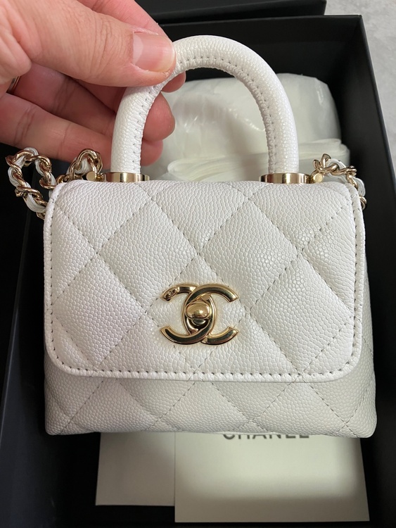 CHANEL ココハンドル　ミニバッグ　チェーンショルダー　キャビアスキン（ブランドバッグ）の商品画像 - 査定依頼日：2026年2月17日 - 最高査定価格：300,000円