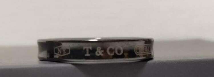 ティファニーナノーリングブラックチタン17号（金・貴金属）の商品画像 - 査定依頼日：2025年5月6日 - 最高査定価格：100,000円