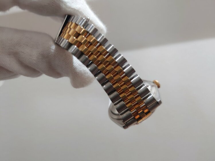 16233G（高級時計）の商品画像 - 査定依頼日：2026年1月22日 - 最高査定価格：1,100,000円