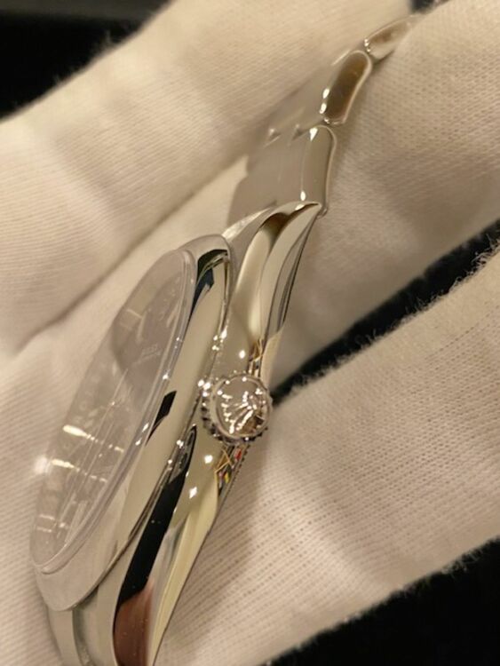 オイスターパーペチュアル41ブライトブラック（高級時計）の商品画像 - 査定依頼日：2025年10月6日 - 最高査定価格：1,170,000円