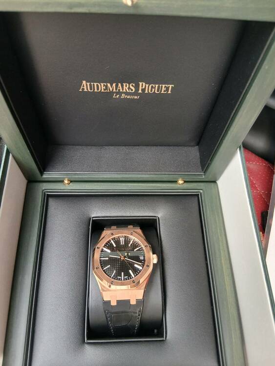 オーデマピゲ ロイヤルオーク （高級時計）の商品画像 - 査定依頼日：2026年1月24日 - 最高査定価格：9,000,000円