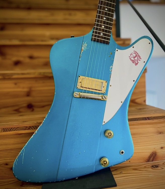 1976年製建国記念Gibson Firebird モディファイTYPE1（ピアノ・楽器・PA機材）の商品画像 - 査定依頼日：2026年9月4日 - 最高査定価格：400,000円