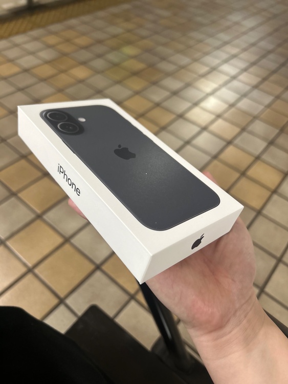 iPhone 17 512GB docomo（スマホ）の商品画像 - 査定依頼日：2026年5月19日 - 最高査定価格：124,000円