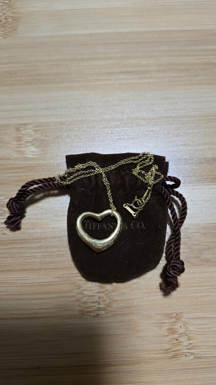 TIFFANY K18 ミディアムオープンハートペンダント（金・貴金属）の商品画像 - 査定依頼日：2026年1月30日 - 最高査定価格：100,000円