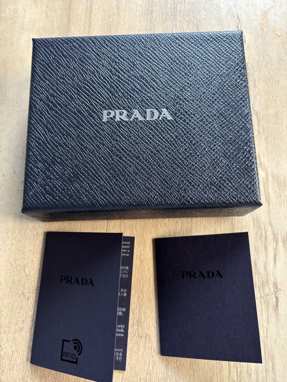 プラダ  （ブランドバッグ）の商品画像 - 査定依頼日：2026年1月22日 - 最高査定価格：100,000円