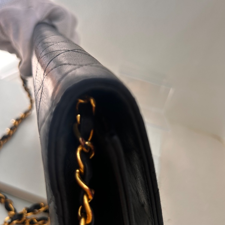 マトラッセ ラム プッシュロック a7766（ブランドバッグ）の商品画像 - 査定依頼日：2025年9月6日 - 最高査定価格：50,000円