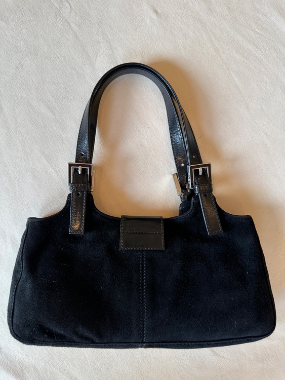 FENDI Baguette Bag（ブランドバッグ）の商品画像 - 査定依頼日：2026年8月22日 - 最高査定価格：150,000円
