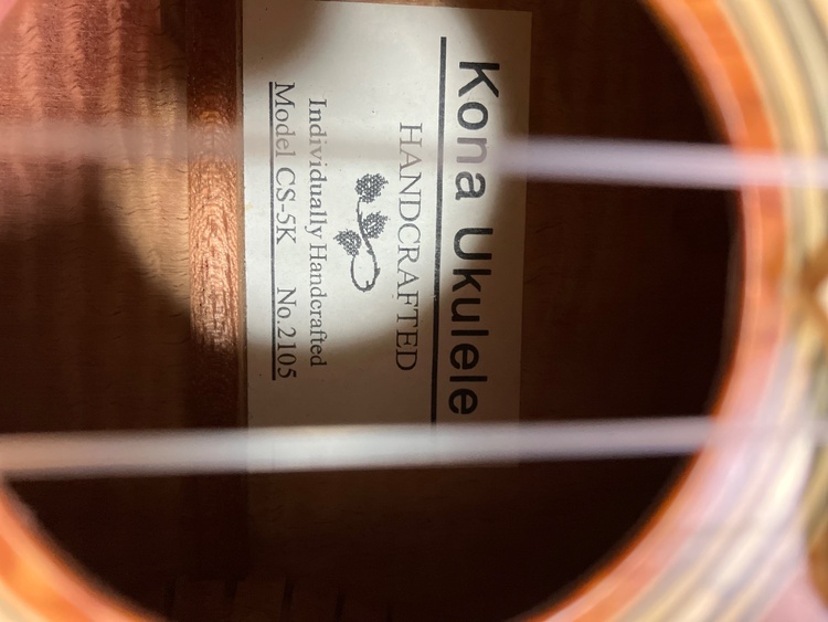 Kona Ukulele  model cs-5k  no.2105（ピアノ・楽器・PA機材）の商品画像 - 査定依頼日：2026年4月22日 - 最高査定価格：15,000円