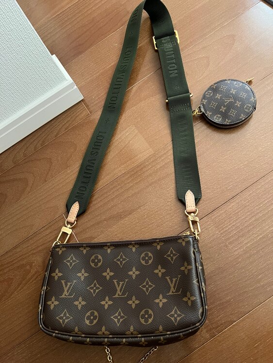 ミュルティ･ポシェット･アクセソワール（ブランドバッグ）の商品画像 - 査定依頼日：2025年1月10日 - 最高査定価格：240,000円