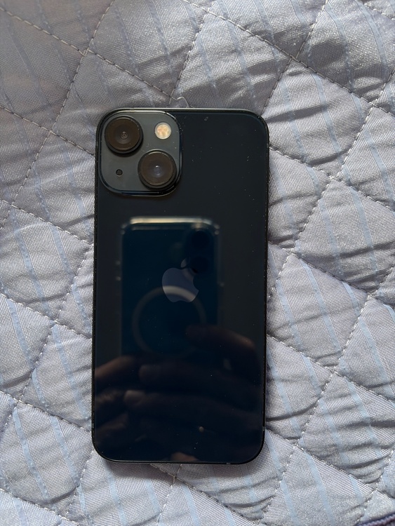 iPhone 13 mini 128GB au（スマホ）の商品画像 - 査定依頼日：2026年3月13日 - 最高査定価格：33,000円