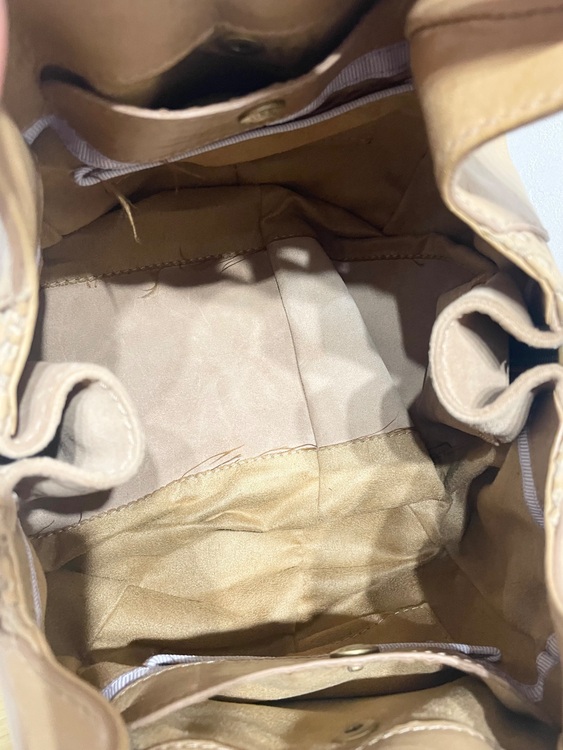 ジミーチュウ  （ブランドバッグ）の商品画像 - 査定依頼日：2025年8月16日 - 最高査定価格：5,000円