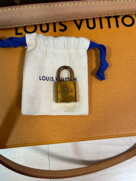 アルマBB（ブランドバッグ）の商品画像 - 査定依頼日：2022年9月30日 - 最高査定価格：91,000円