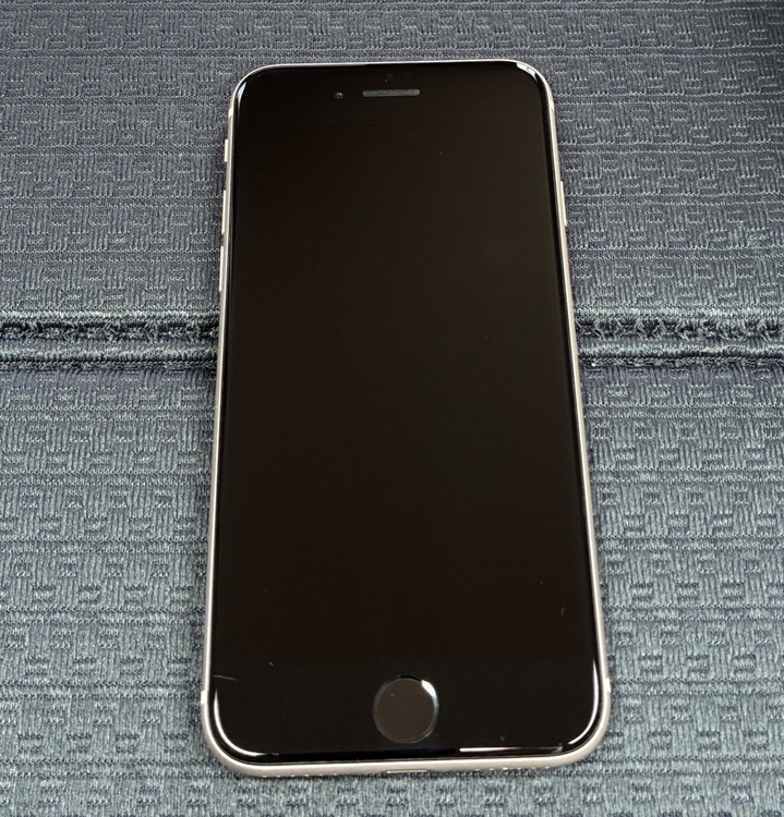 iPhoneSE第3世代64GBスターライト（スマホ）の商品画像 - 査定依頼日：2026年4月17日 - 最高査定価格：20,000円