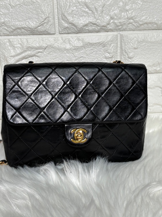 シャネル　ミニマトラッセ20 ラムスキン　ターンロック　チェーンショルダーバッグ（ブランドバッグ）の商品画像 - 査定依頼日：2025年8月4日 - 最高査定価格：300,000円