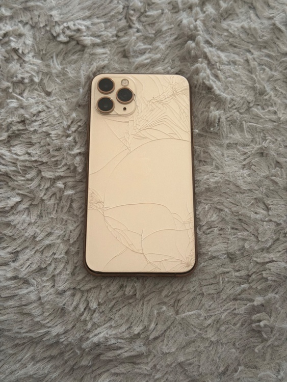 iPhone11pro（スマホ）の商品画像 - 査定依頼日：2026年3月28日 - 最高査定価格：20,000円