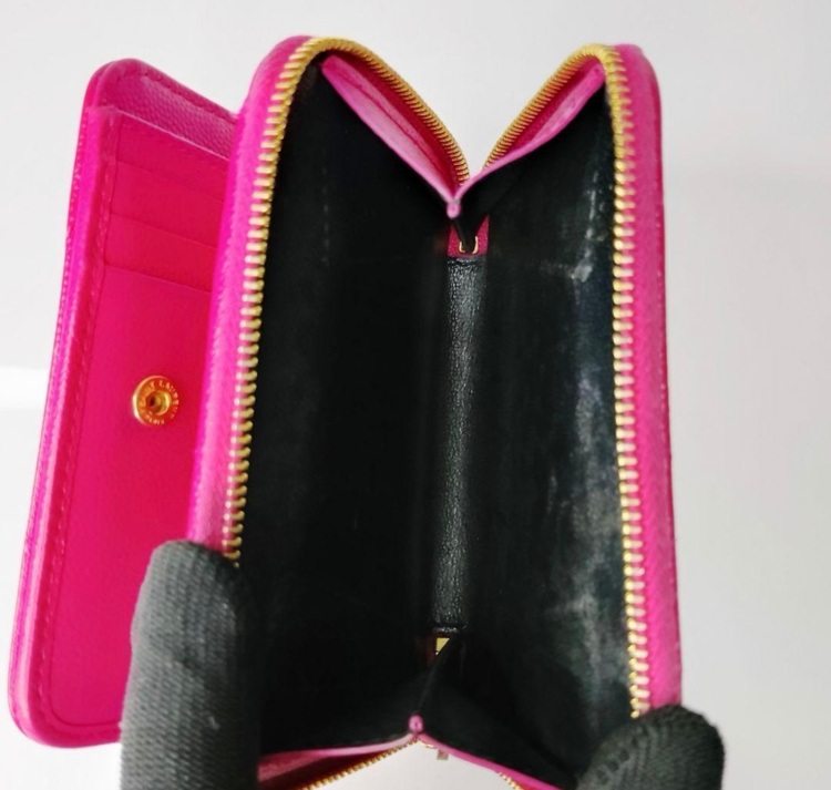 イブサンローラン  （ブランドバッグ）の商品画像 - 査定依頼日：2025年8月17日 - 最高査定価格：15,000円