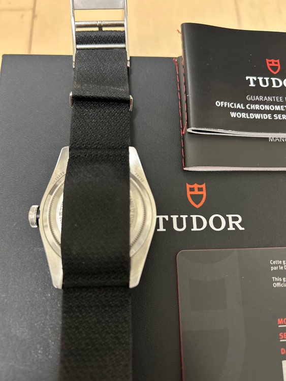 チューダー ブラックベイ 79230m（高級時計）の商品画像 - 査定依頼日：2025年12月20日 - 最高査定価格：360,000円