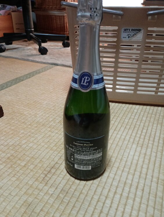 シャンパン ローラン・ペリエ（お酒）の商品画像 - 査定依頼日：2026年9月20日 - 最高査定価格：9,000円