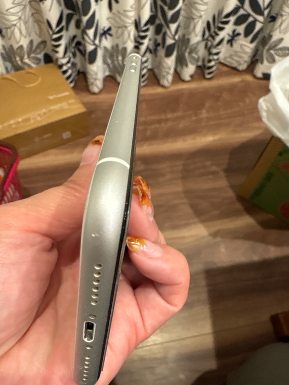 iPhoneXR 128GB Softbank（スマホ）の商品画像 - 査定依頼日：2025年12月30日 - 最高査定価格：14,000円