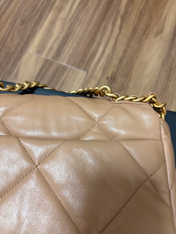 シャネル19 AS1160（ブランドバッグ）の商品画像 - 査定依頼日：2025年6月4日 - 最高査定価格：450,000円