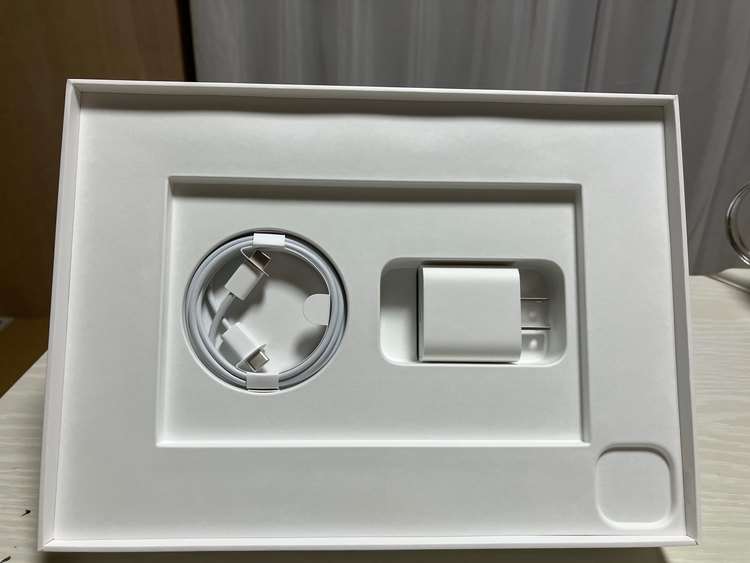 iPad Pro（11インチ）（第2世代）Wi-Fiモデル 256GB（PC・タブレット）の商品画像 - 査定依頼日：2022年9月5日 - 最高査定価格：33,000円