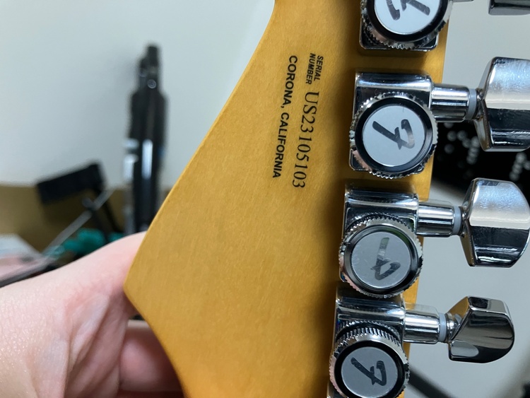 Fender american ultra luxe SSS（ピアノ・楽器・PA機材）の商品画像 - 査定依頼日：2025年12月12日 - 最高査定価格：200,000円