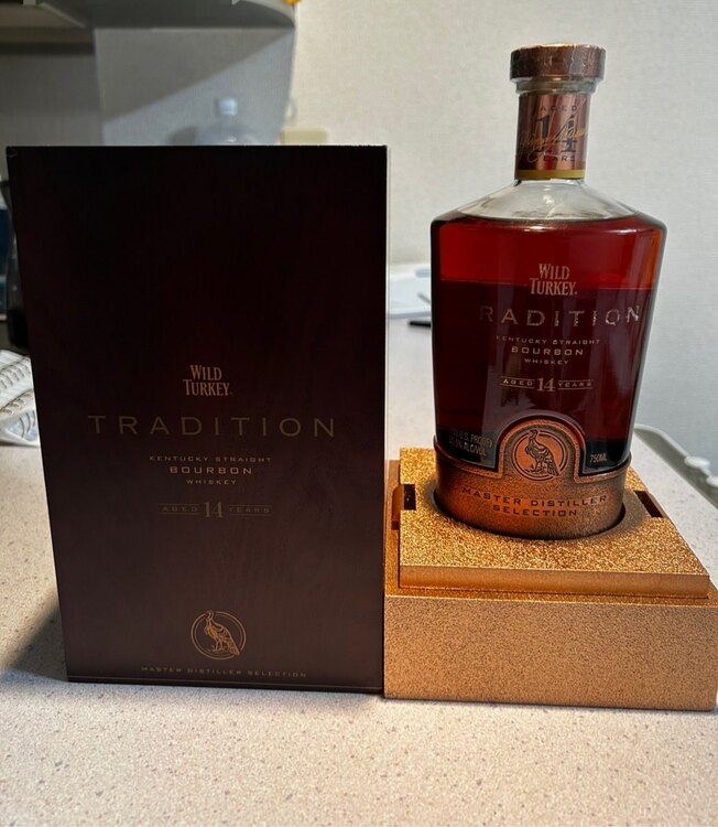 ウイスキー ワイルドターキー （お酒）の商品画像 - 査定依頼日：2025年5月8日 - 最高査定価格：140,000円