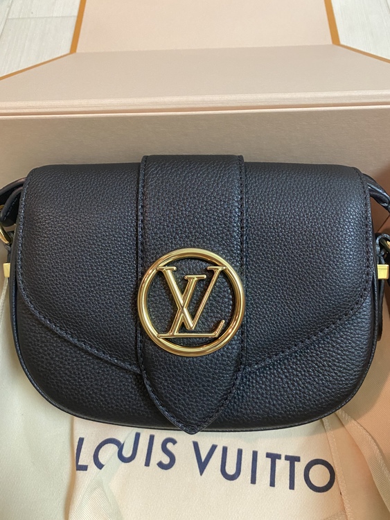 ポンヌフ・ソフトMM（ブランドバッグ）の商品画像 - 査定依頼日：2022年6月1日 - 最高査定価格：350,000円