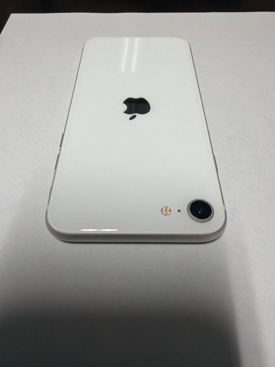 iPhone SE2 64GB SIMフリー（スマホ）の商品画像 - 査定依頼日：2026年4月20日 - 最高査定価格：13,000円