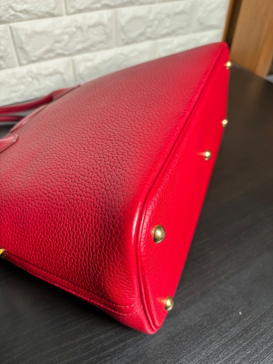 エルメス ボリード35 トゴ ルージュヴィフ □F刻印 ショルダーバッグ（ブランドバッグ）の商品画像 - 査定依頼日：2025年9月3日 - 最高査定価格：200,000円