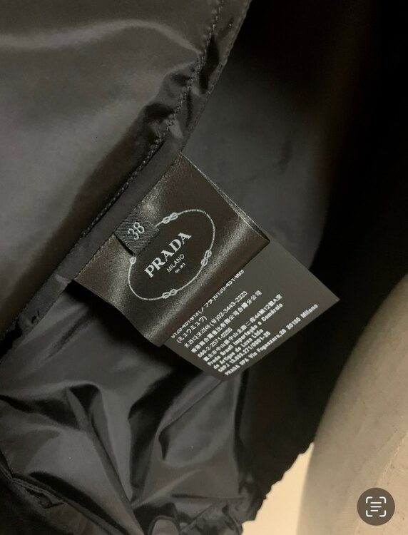 ナイロンブルゾン29Z597F0002NERO（古着・ファッション）の商品画像 - 査定依頼日：2025年4月19日 - 最高査定価格：8,000円