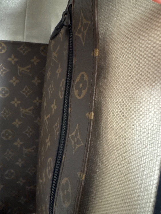 ショルダーバッグ（ブランドバッグ）の商品画像 - 査定依頼日：2025年12月23日 - 最高査定価格：220,000円