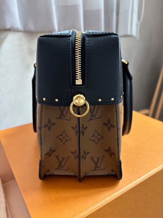 モノグラム　リバース　シティマル（ブランドバッグ）の商品画像 - 査定依頼日：2026年4月28日 - 最高査定価格：800,000円