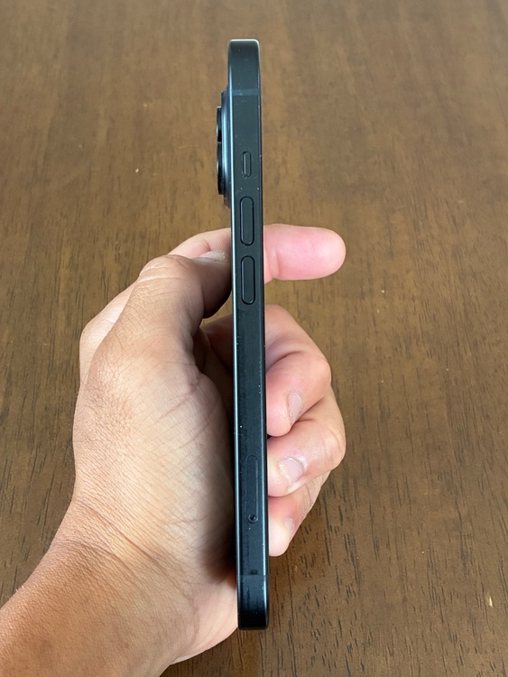 iPhone iPhone 15 128GB au（スマホ）の商品画像 - 査定依頼日：2026年7月26日 - 最高査定価格：59,000円