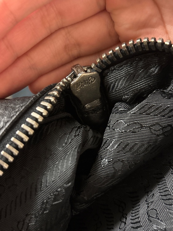 プラダ（ブランドバッグ）の商品画像 - 査定依頼日：2026年6月3日 - 最高査定価格：15,000円