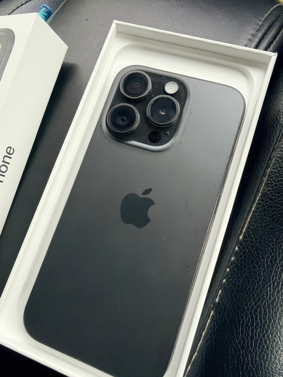 iPhone iPhone 15 Pro 128GB SIMフリー（スマホ）の商品画像 - 査定依頼日：2026年9月29日 - 最高査定価格：72,000円
