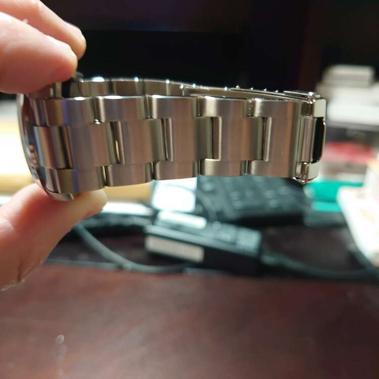 ロレックス エクスプローラー 114270（高級時計）の商品画像 - 査定依頼日：2025年1月23日 - 最高査定価格：820,000円